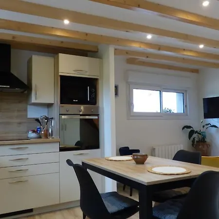 Le Pommier Maison Proche De La Avec Parking Prive Holiday home