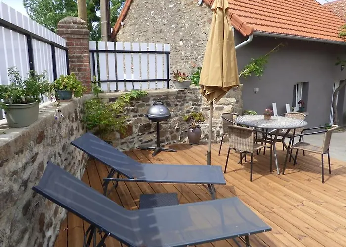 Le Pommier Neuf Avec Parking Prive Clos בית נופש *